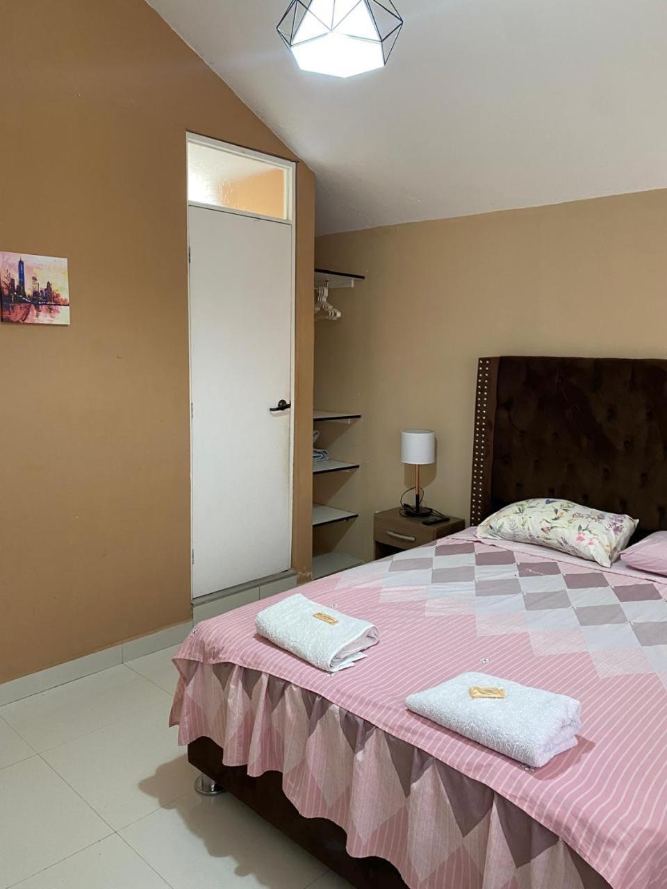 Hotel Hoskins Talara Habitaciones Con Aire Acondicionado Cerca Al Centro Refineria Y Plaza Vea Esterno foto